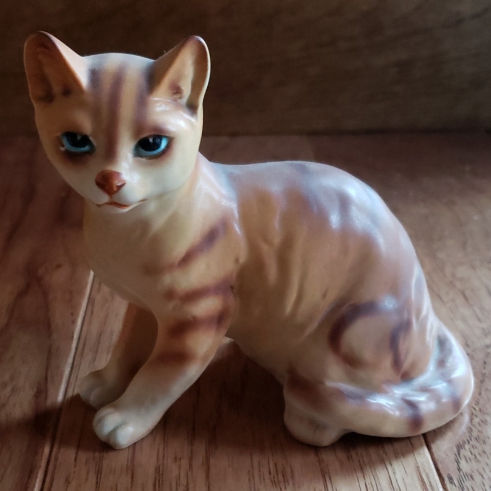 Vintage Cat Figurine